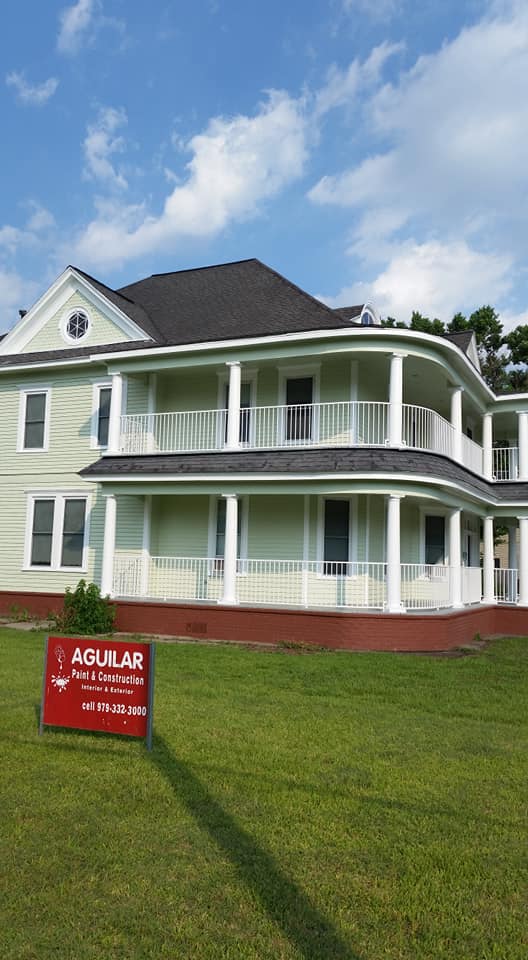 painter service company Aguilar Paint & Construction in El Campo, TX