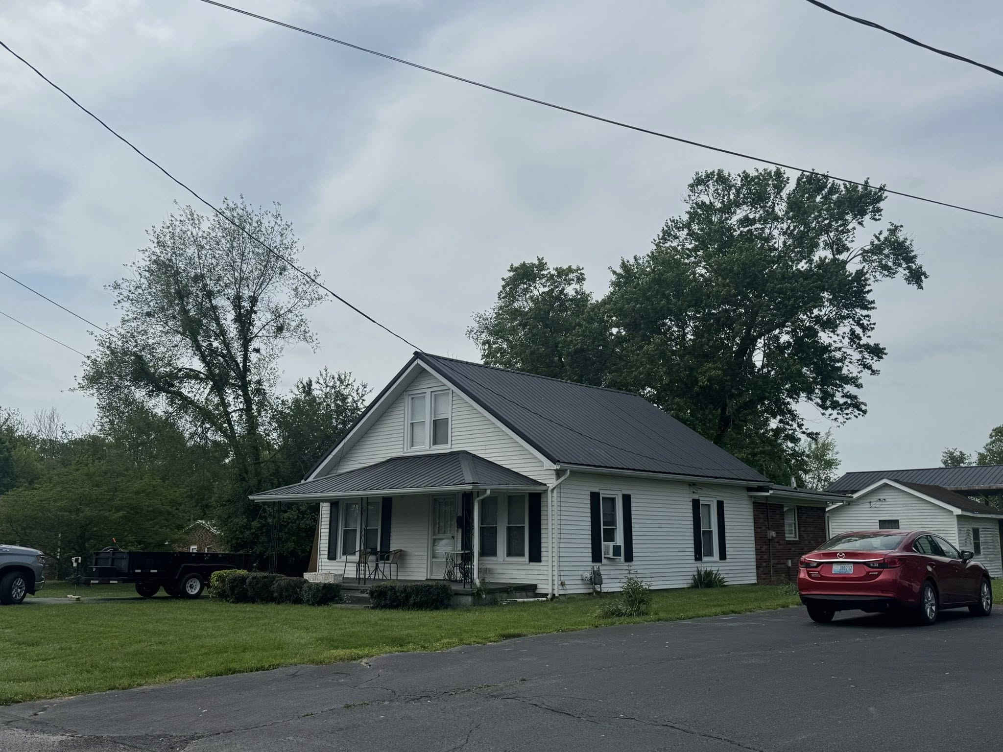 Green River Roofing LLC team in Columbia, KY - people or person