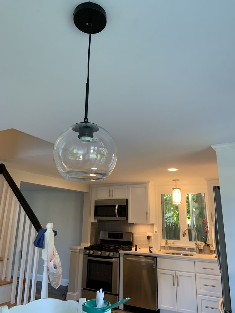 electrical services company Santiago Electric in Middlesex County, MA