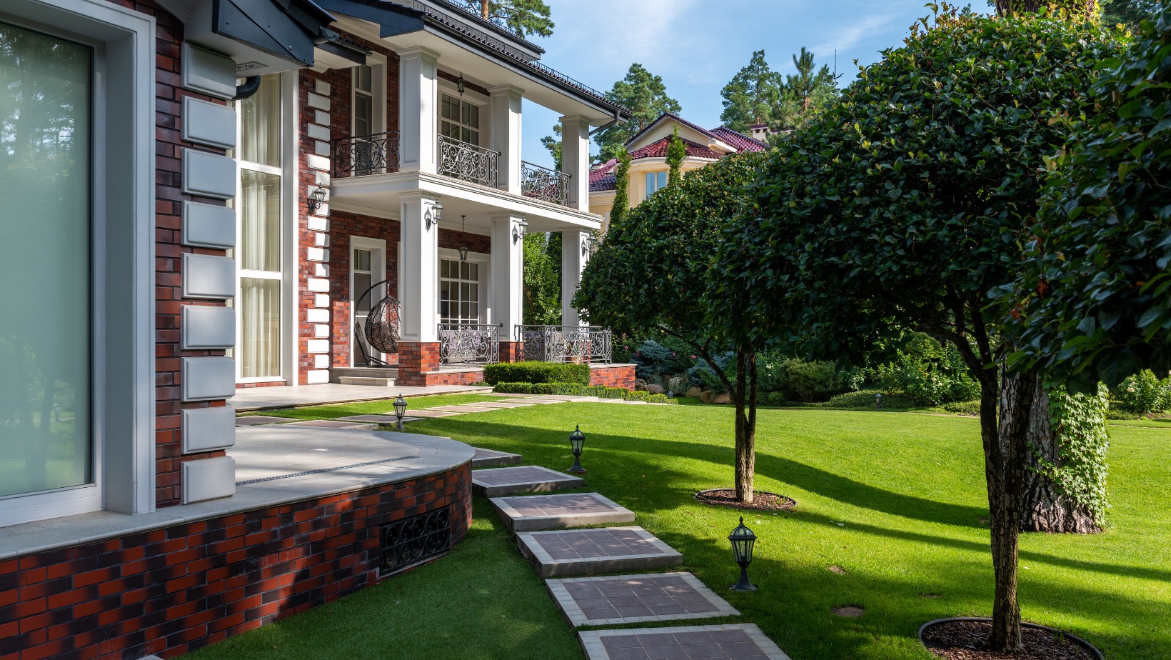 Landscaping & Hardscaping company Mountain View Lawn Care and Detail in Seneca, SC
