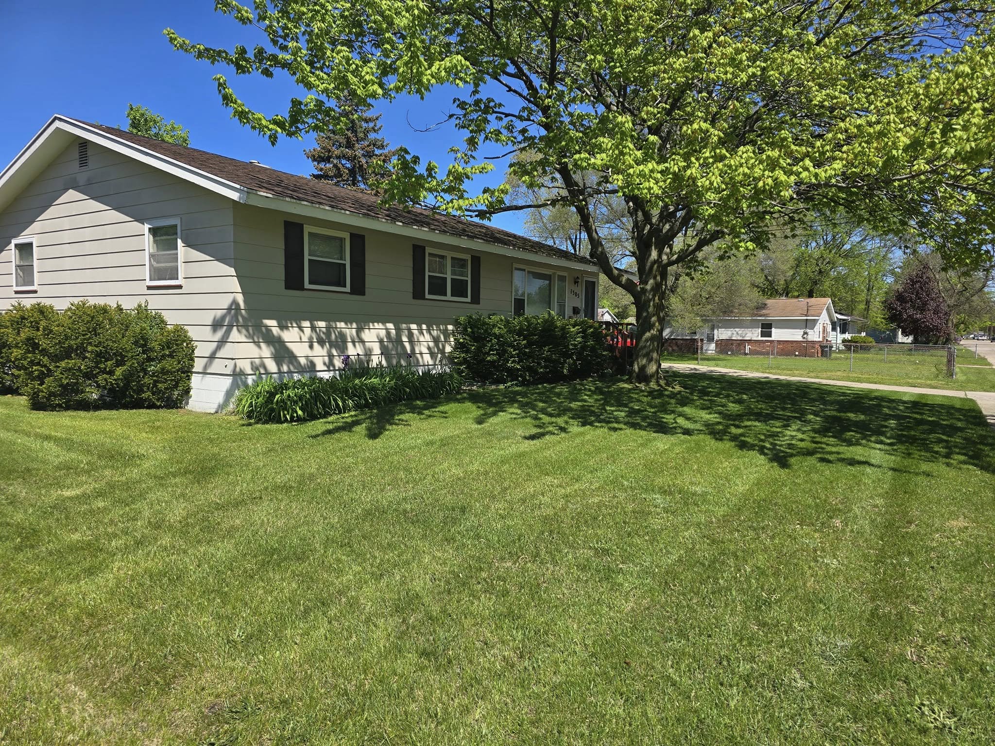 Fred's Lawncare team in Muskegon, MI - people or person