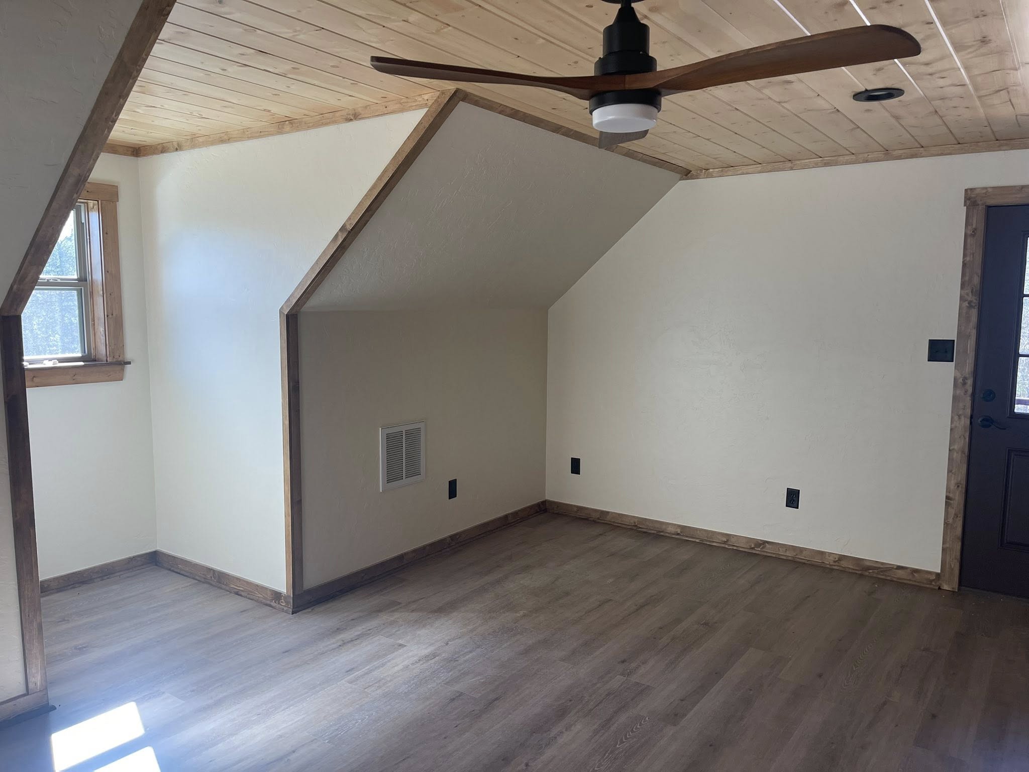 log home restoration company Moss Construction in Longview, TX