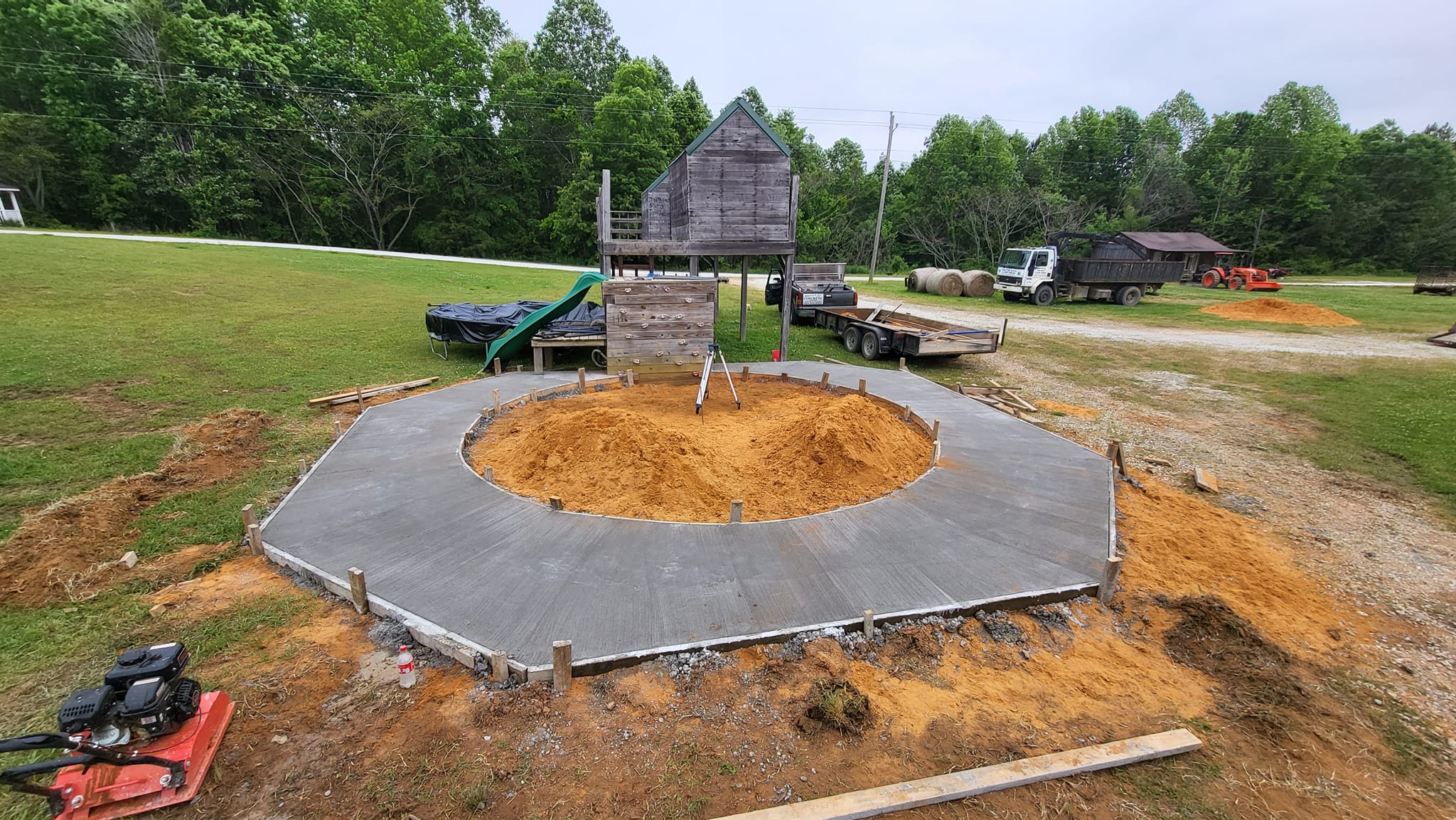 Huerta's Concrete Finishing team in Pontotoc, MS - people or person