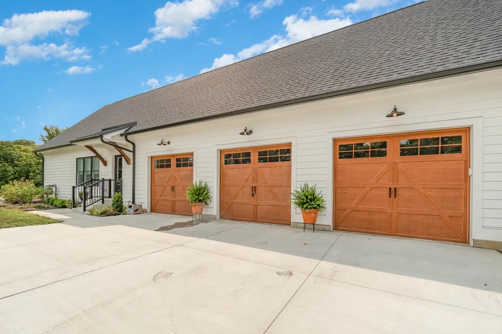 Garage Door Painting