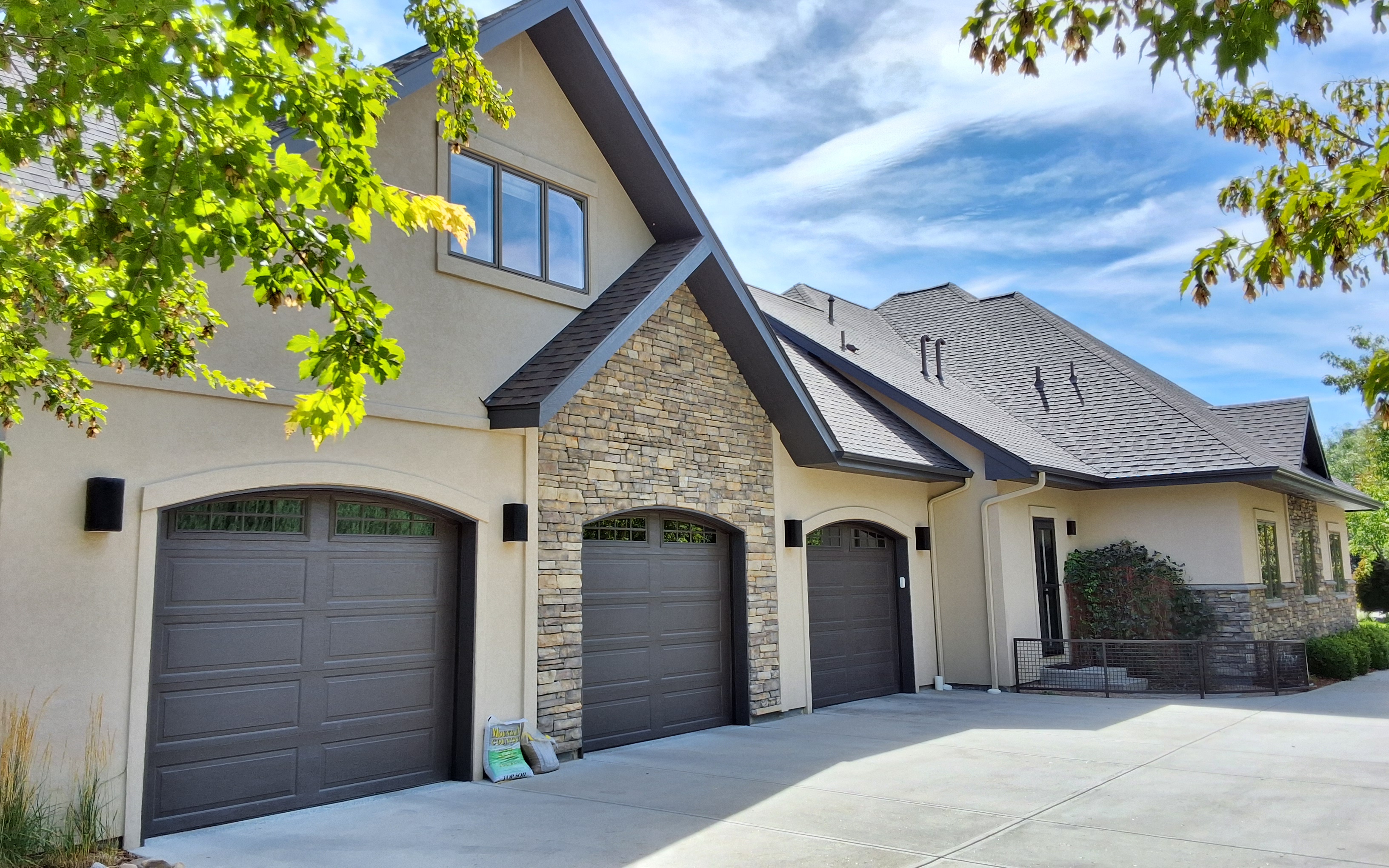 Painter Service company Diamond Edge Painting in Weld County, CO
