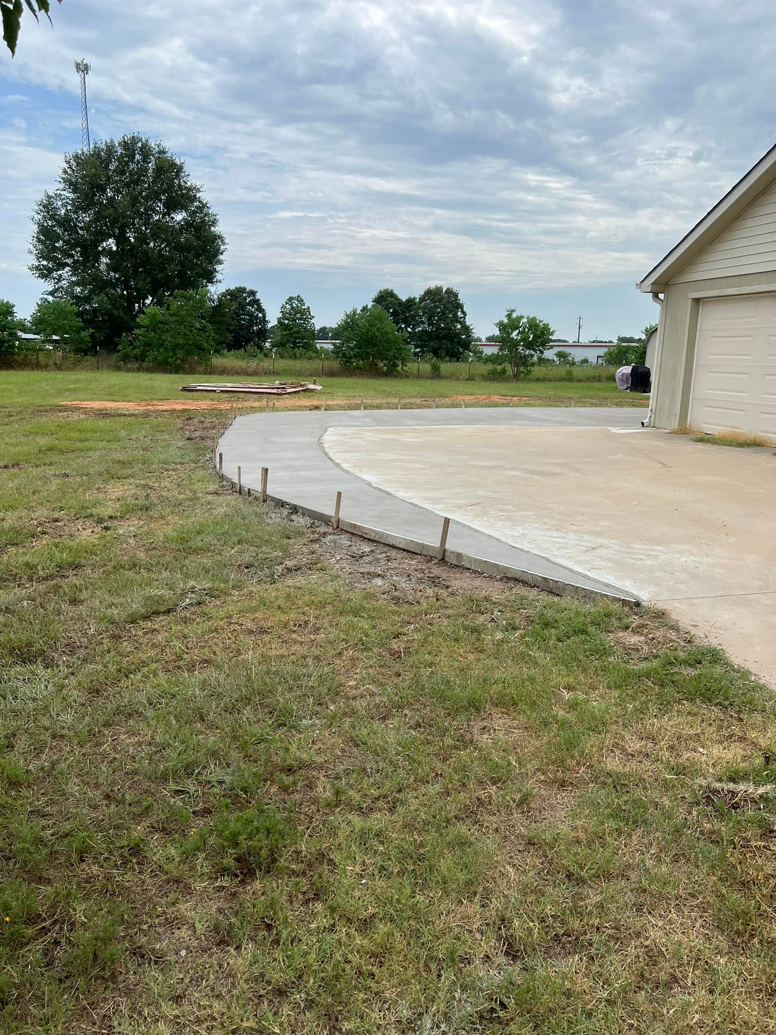  for Javonnies Concrete Services LLC in Gun Barrel City, TX