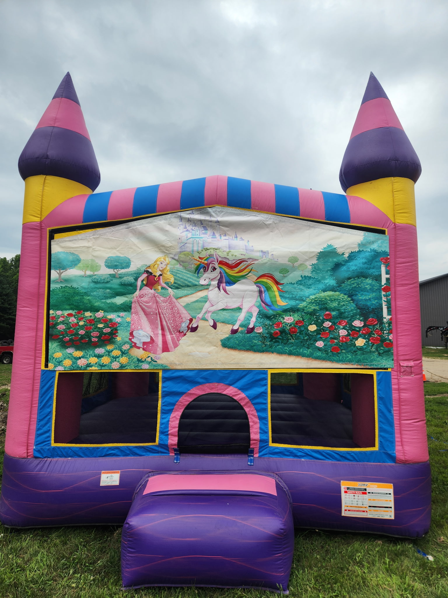 Lively Bounce House 2
