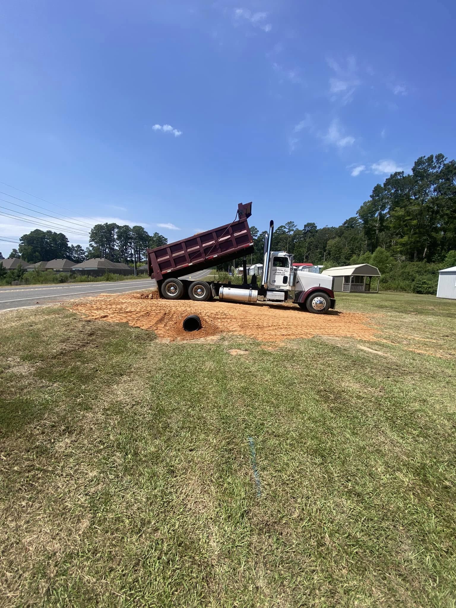 Dumpster Rental Service company Daniel's Dumpsters & Land Improvements in Monroe, LA