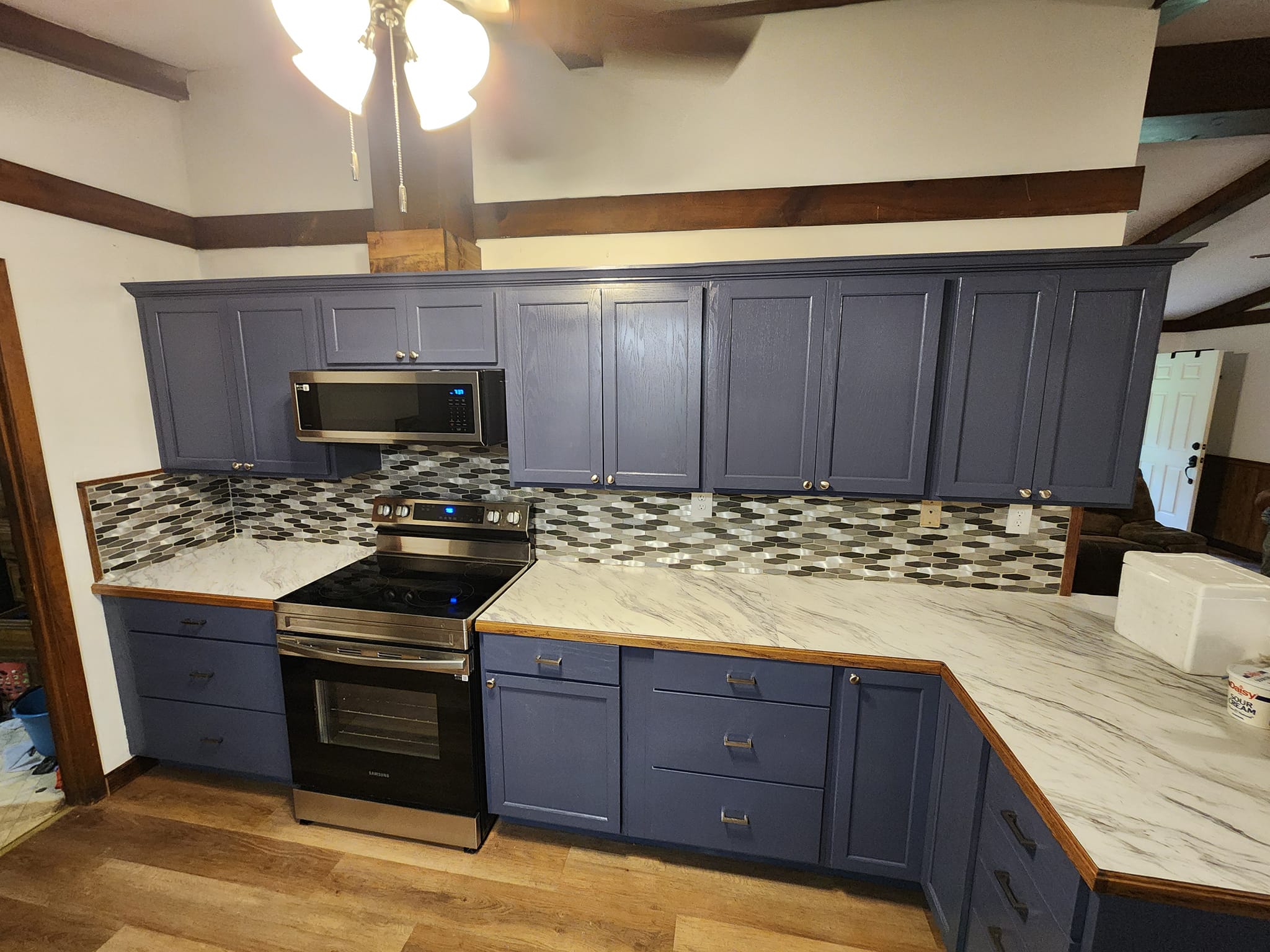 S.W. Construction team in Center, TX - people or person