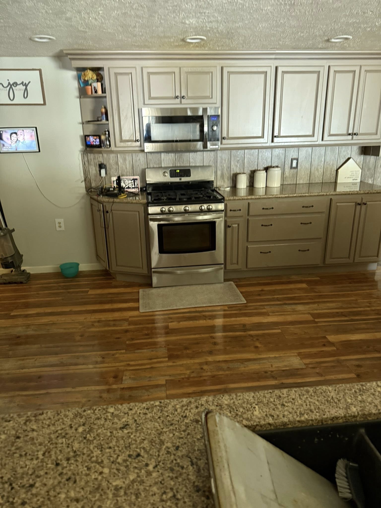  for Charikos Cleaning Company in Rock Springs, WY