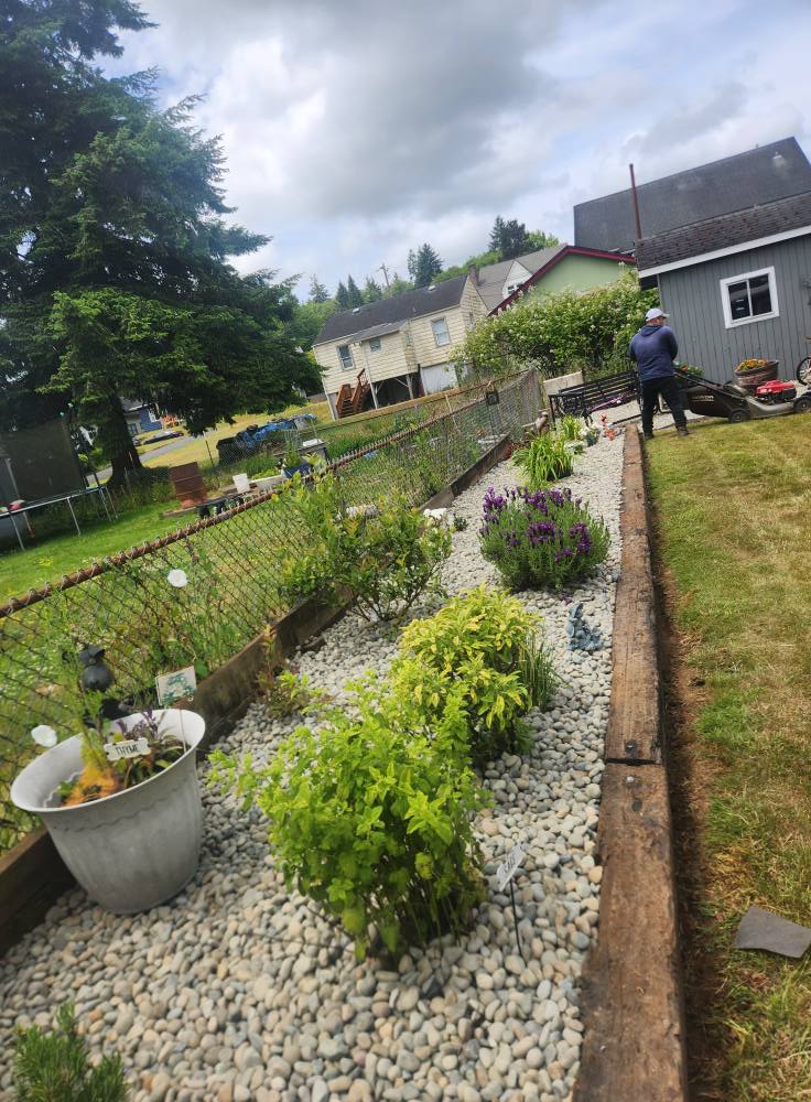 Bob's Yard Care & Landscaping team in Raymond, WA - people or person