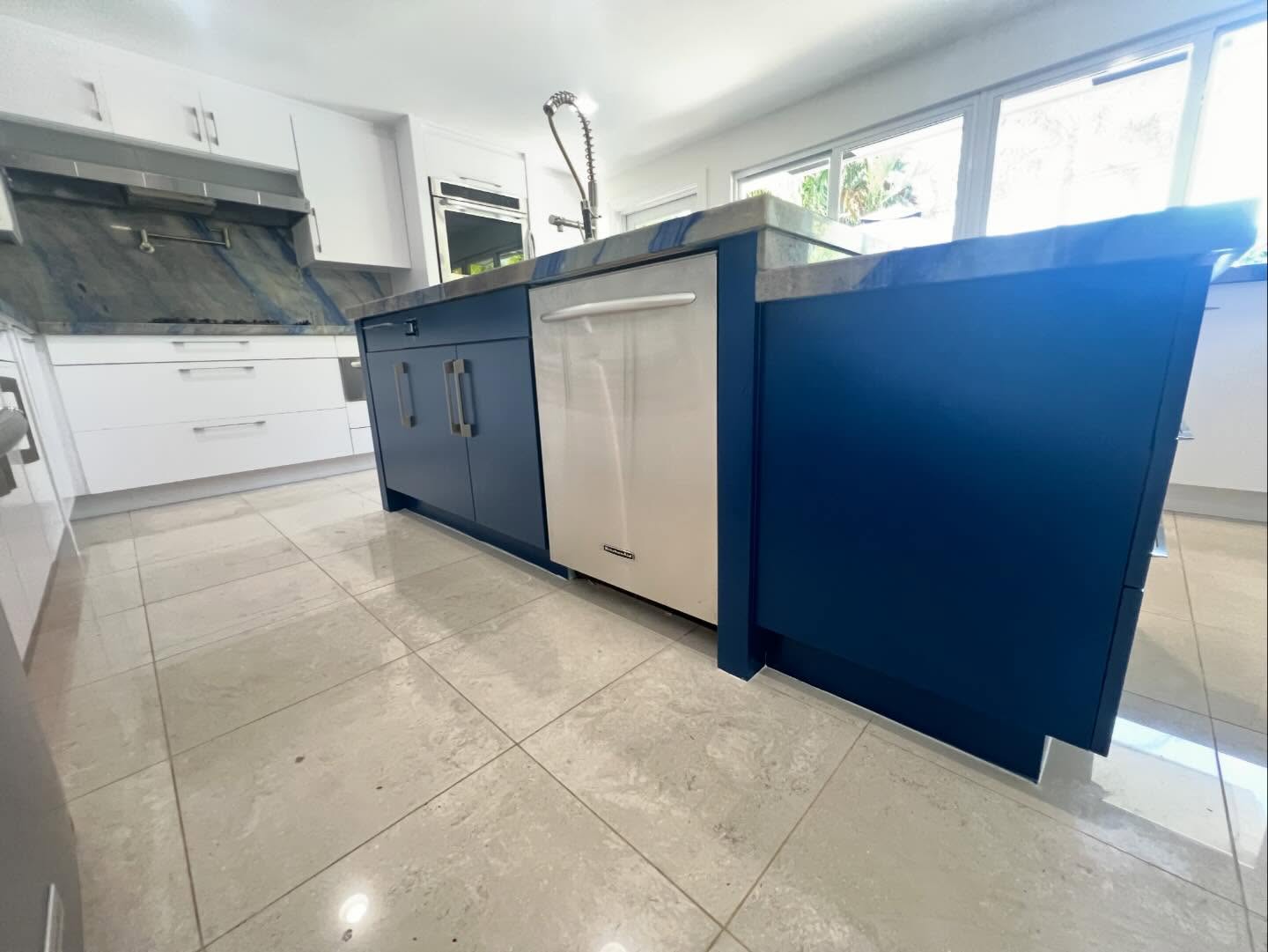  for J & J Refinishing in Fort Lauderdale,  FL