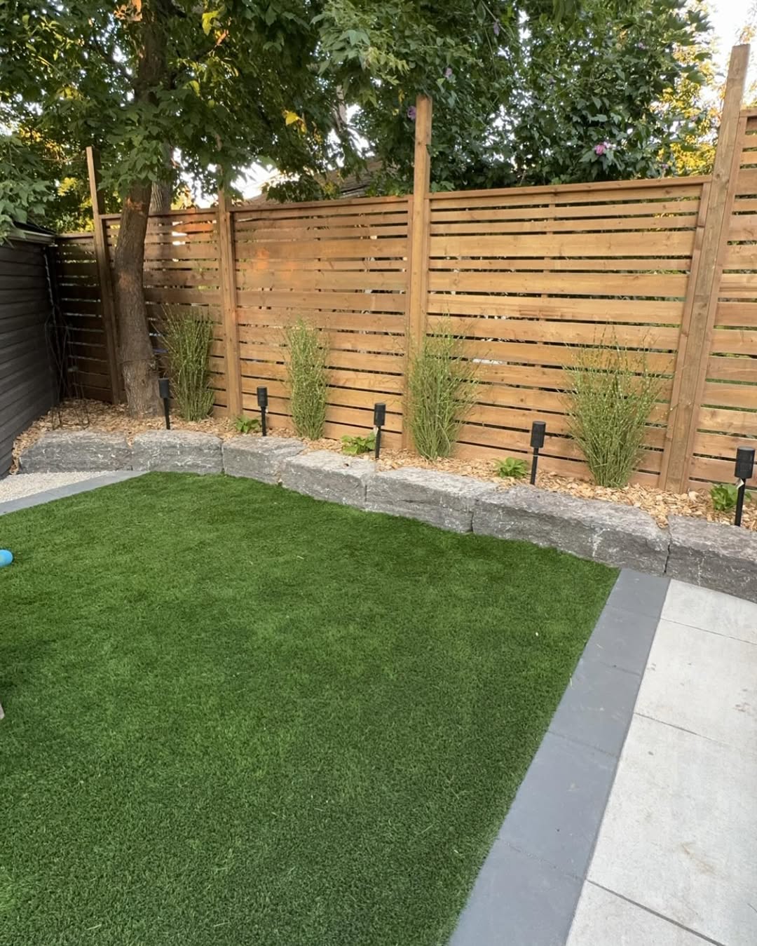 landscaping company Calderwood Landscapes in Oakville, ON