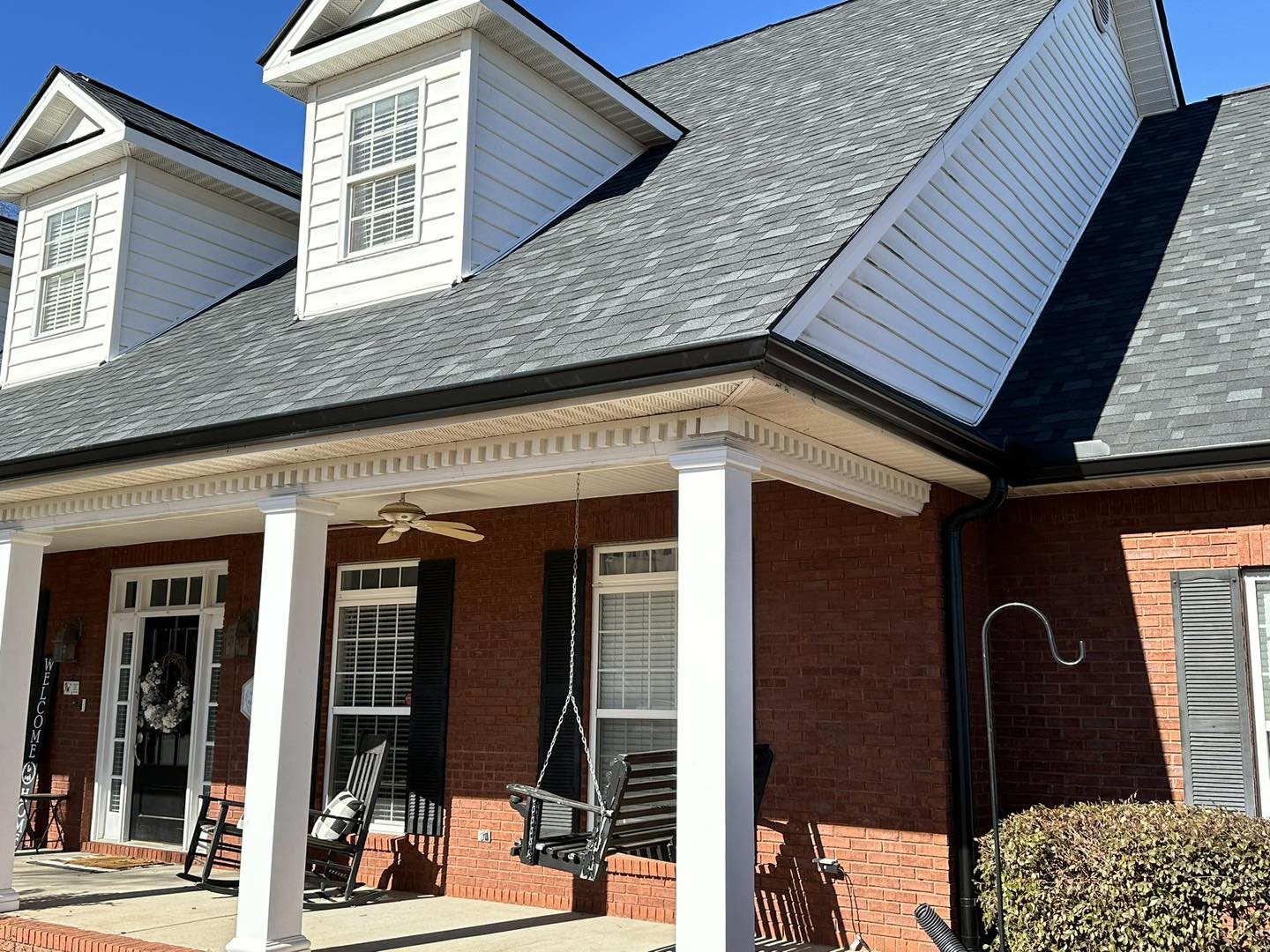 Roofing company Dollar Roofing & Gutters in Jeffersonville, GA