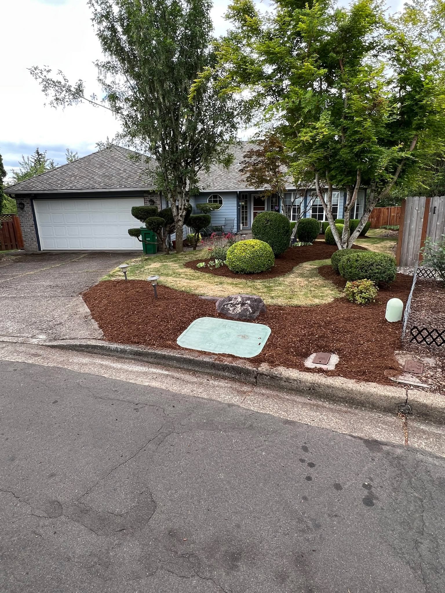 Orange Landscape team in Woodburn, OR - people or person