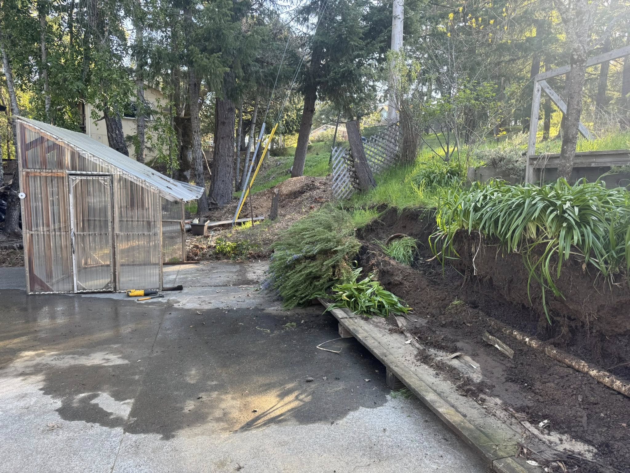 Construction & Remodeling company Stanisloo’s Landscaping and Services in Potter Valley, CA