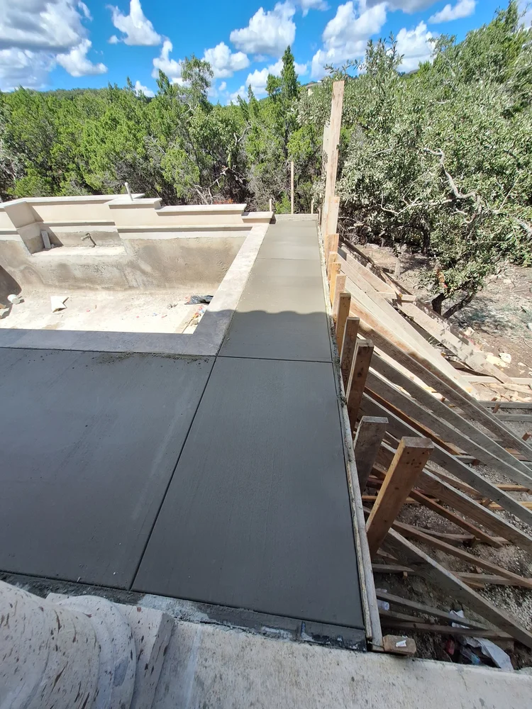  for Leo's Concrete Crew in Elgin, TX