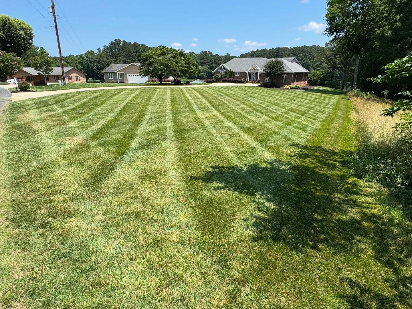 Landscaping & Hardscaping company Grandview Lawn Care in Norwood, NC