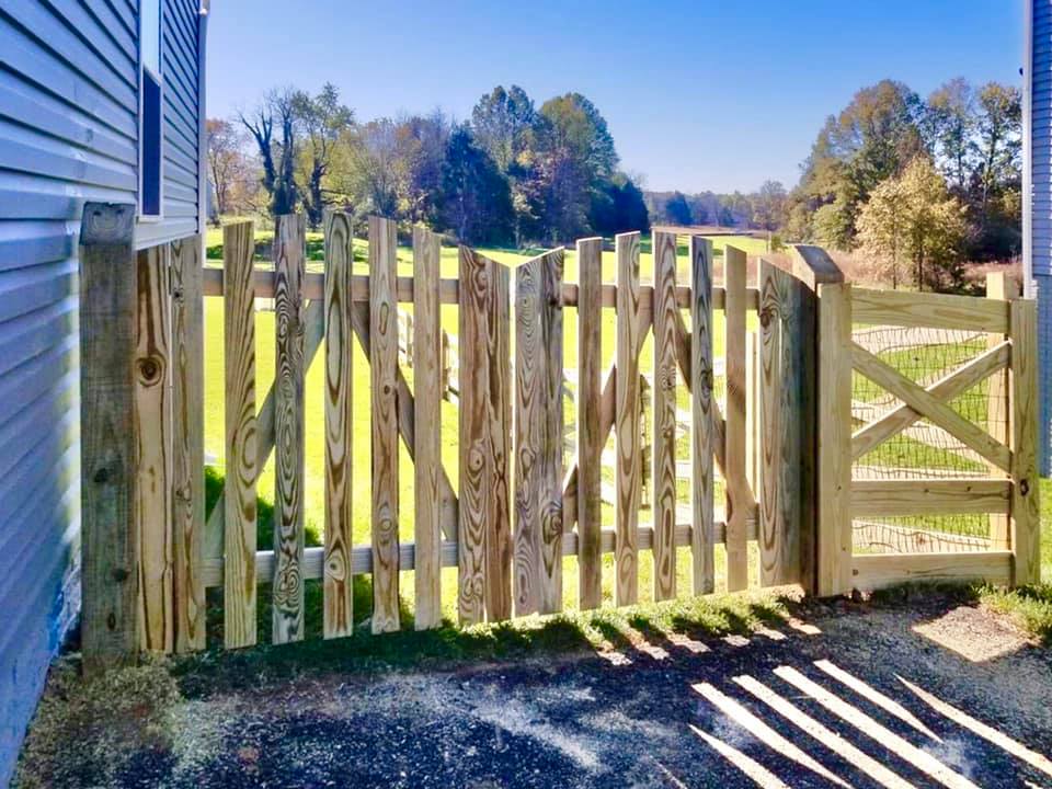  for LALO FENCE in Chantilly, VA