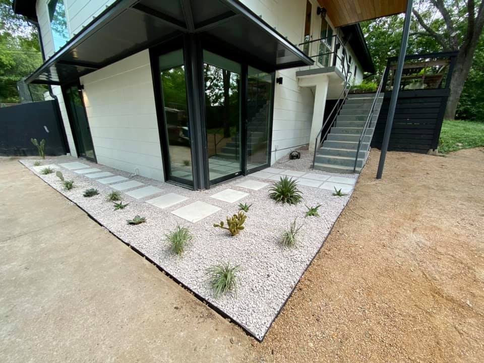  for Robert’s Lawn & Tree Service in Austin, TX