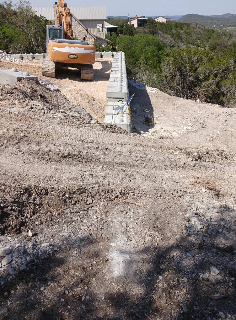  for Thompson Construction in Uvalde, TX