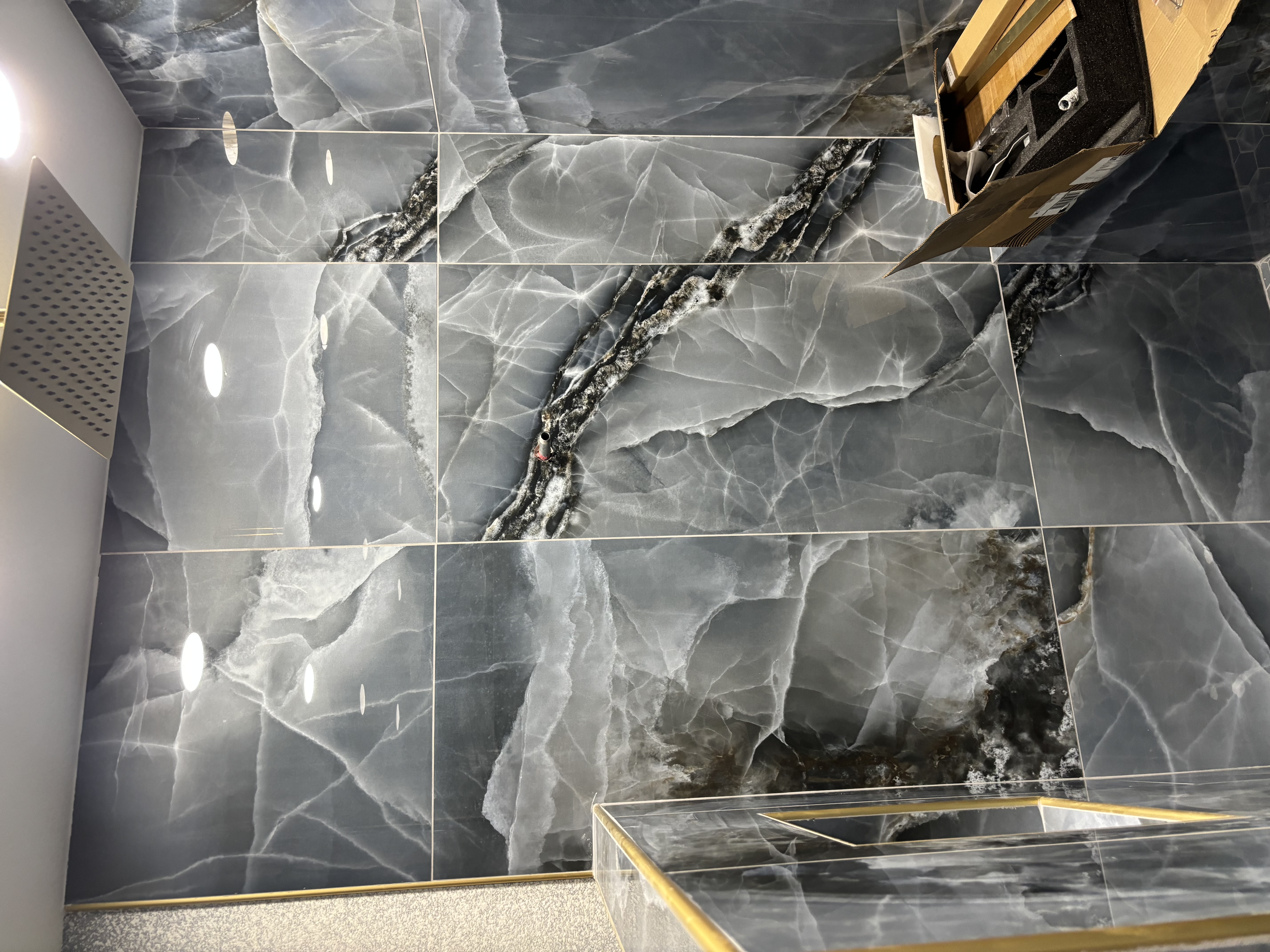 tiling company Salcedos Ceramic & Tile in Bartow, FL