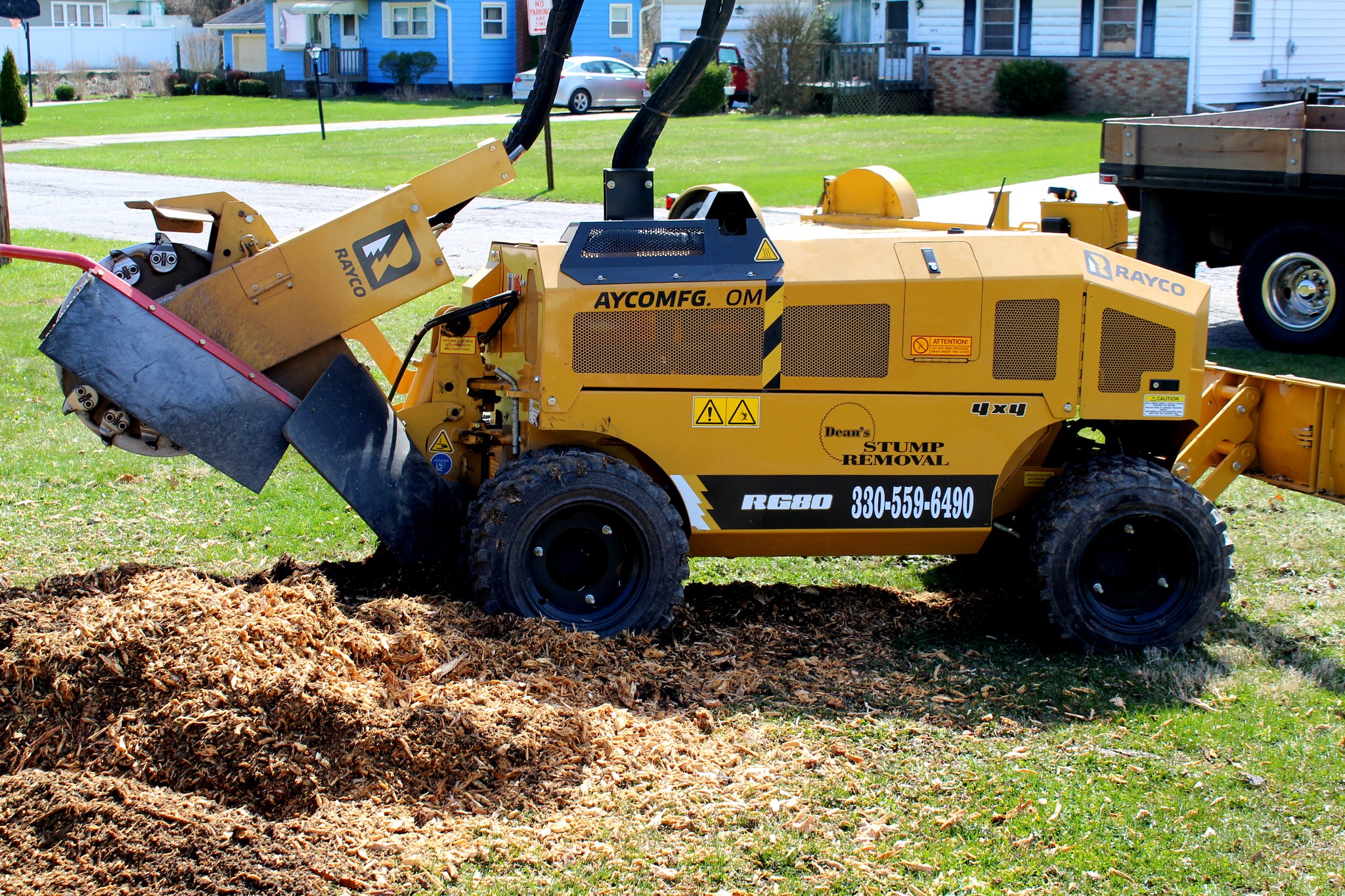 Tree Service company Dean's Stump Removal in Youngstown, OH