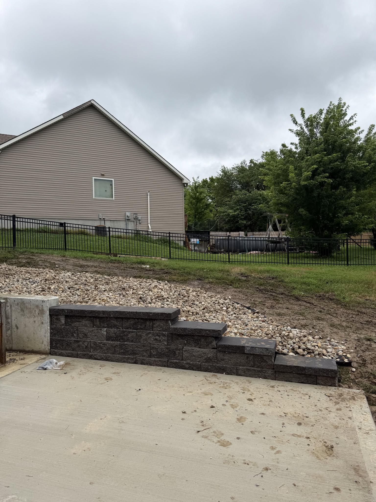 Retaining wall construction in Overland Park, KS
