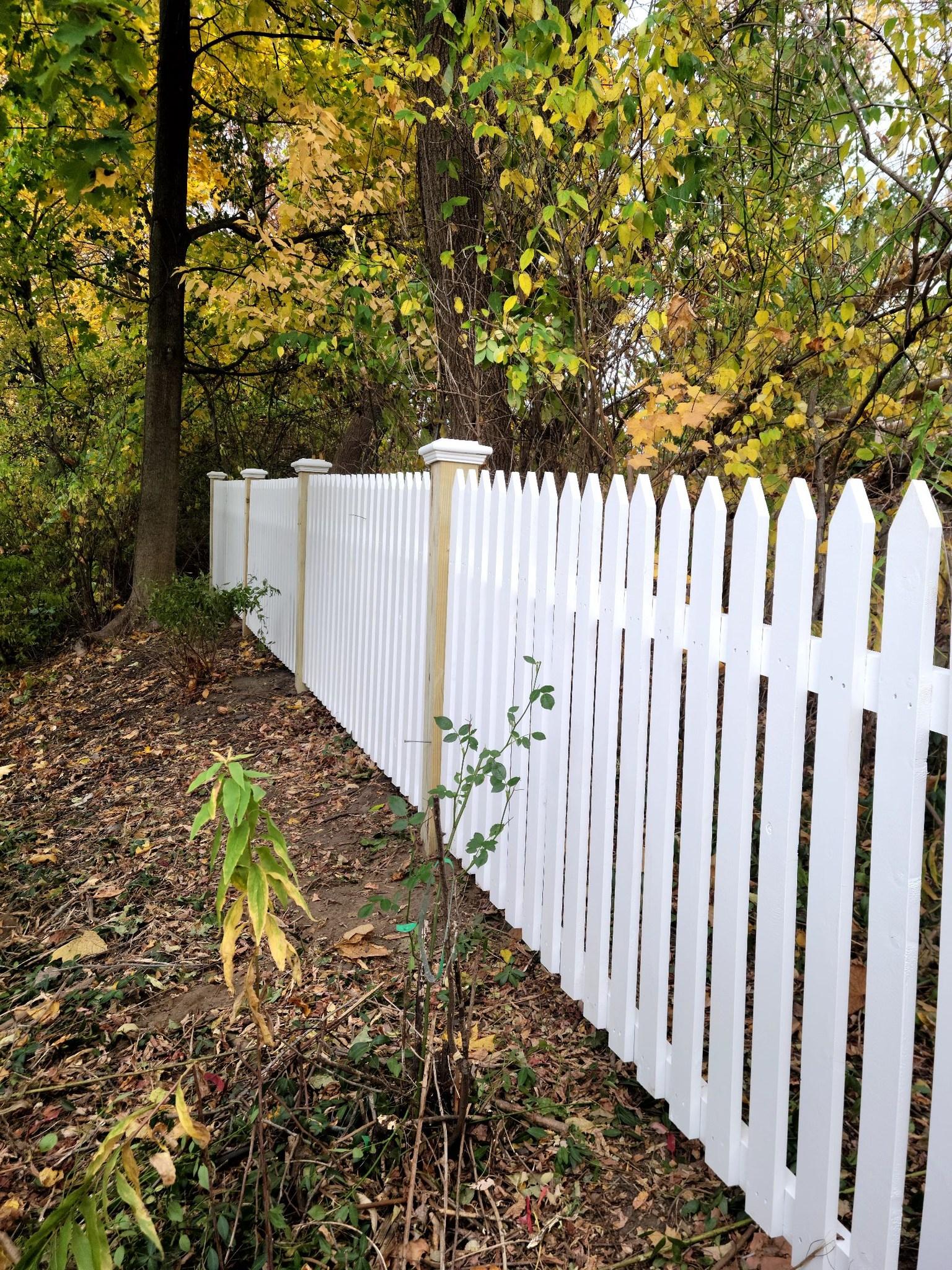 wood, chain-link, vinyl and aluminum fencing installation company Azorean Fence in Peabody, MA