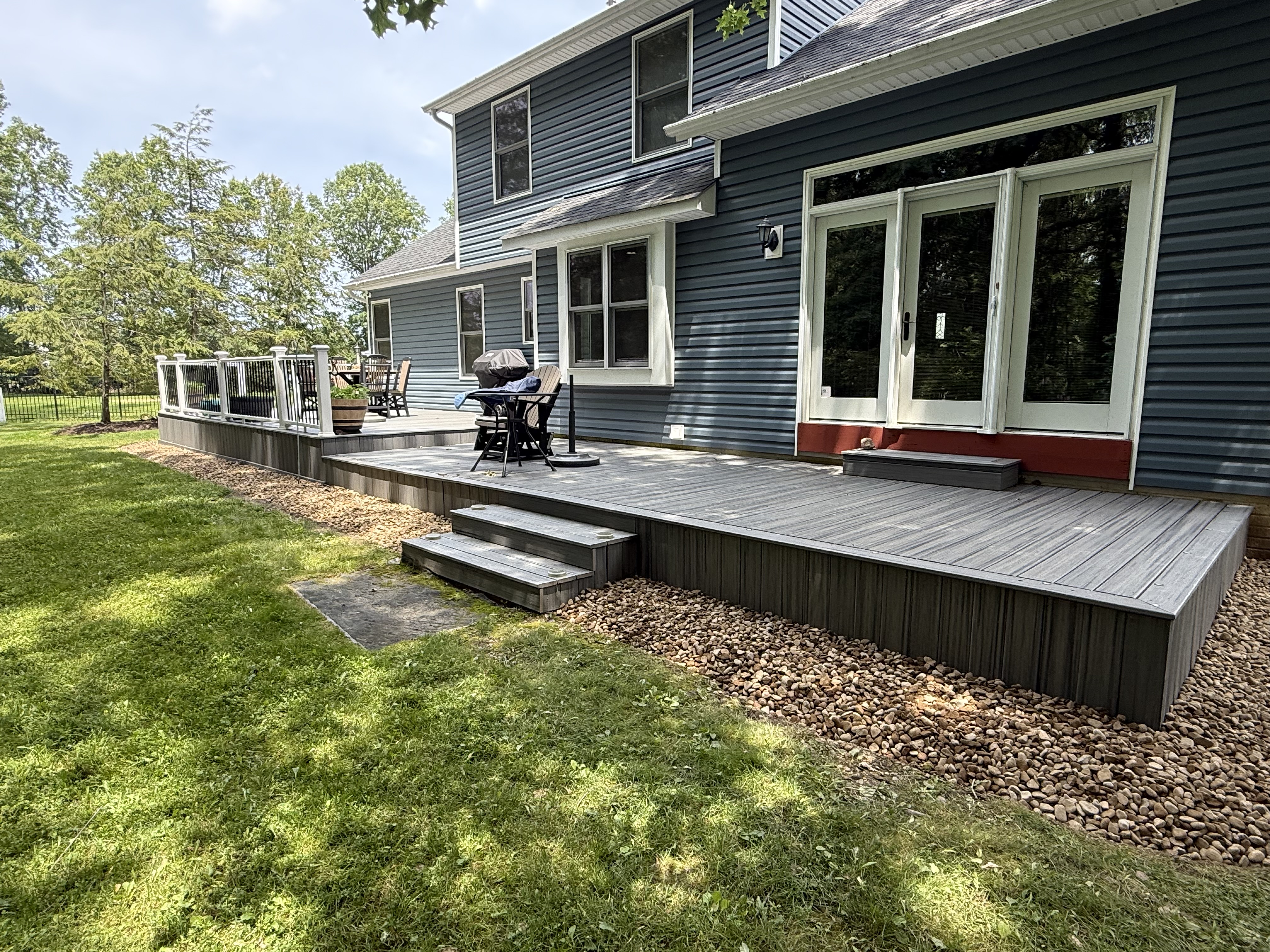 Landscaping & Hardscaping company F&R Landscapes LLC in Lagrange, OH