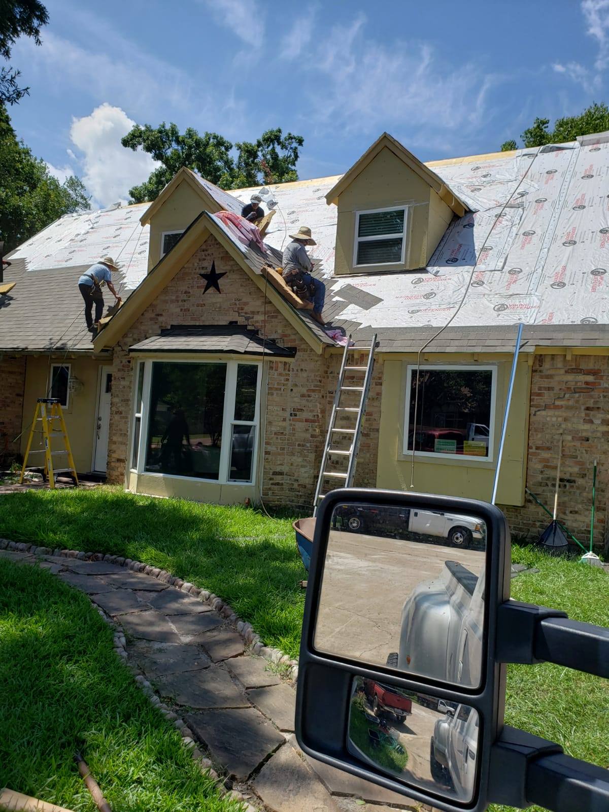 Texas Tornadoes Roofing & Remodeling team in Houston, TX - people or person