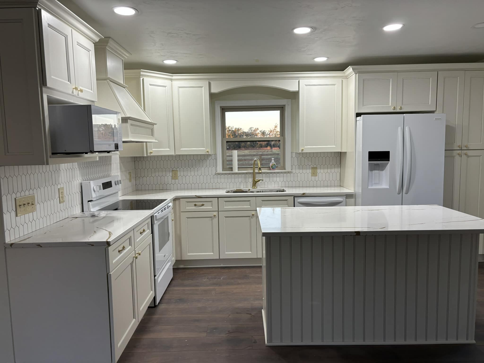 CR Renovations & Maintenance team in Bell, FL - people or person