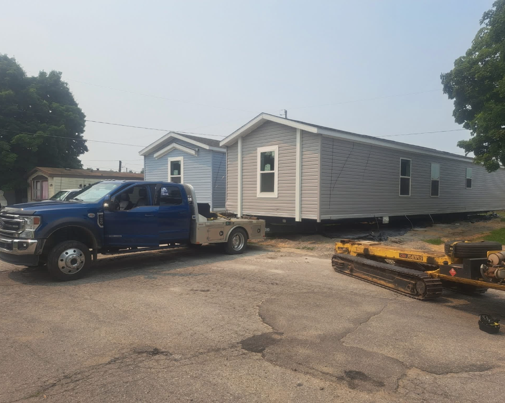 USA Mobile Homes team in Lansing, MI - people or person