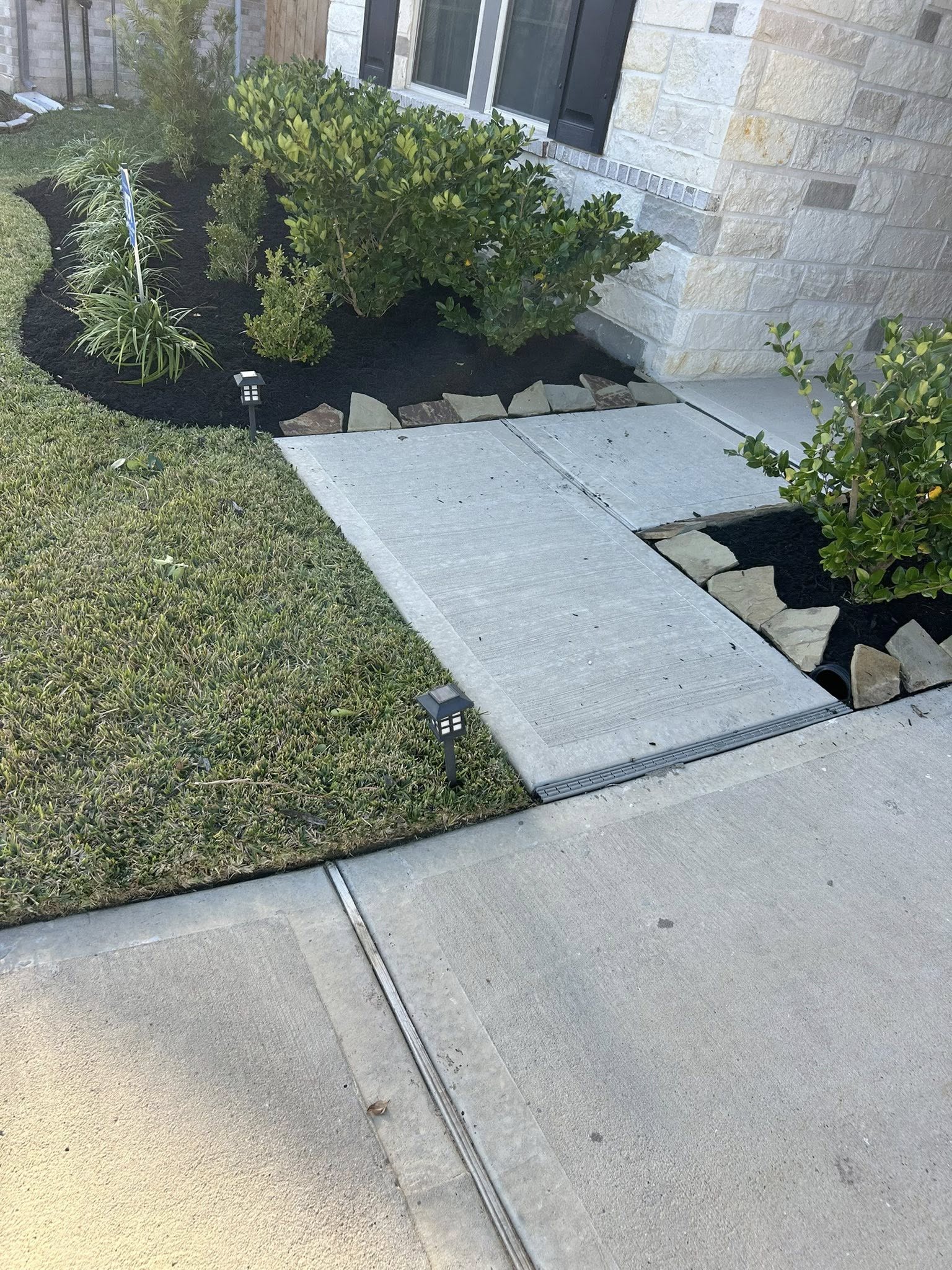  for Loredo's Landscaping in New Caney, TX