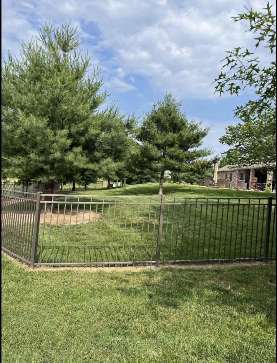 Landscaping company Wright Lawn Services in Ozark, MO