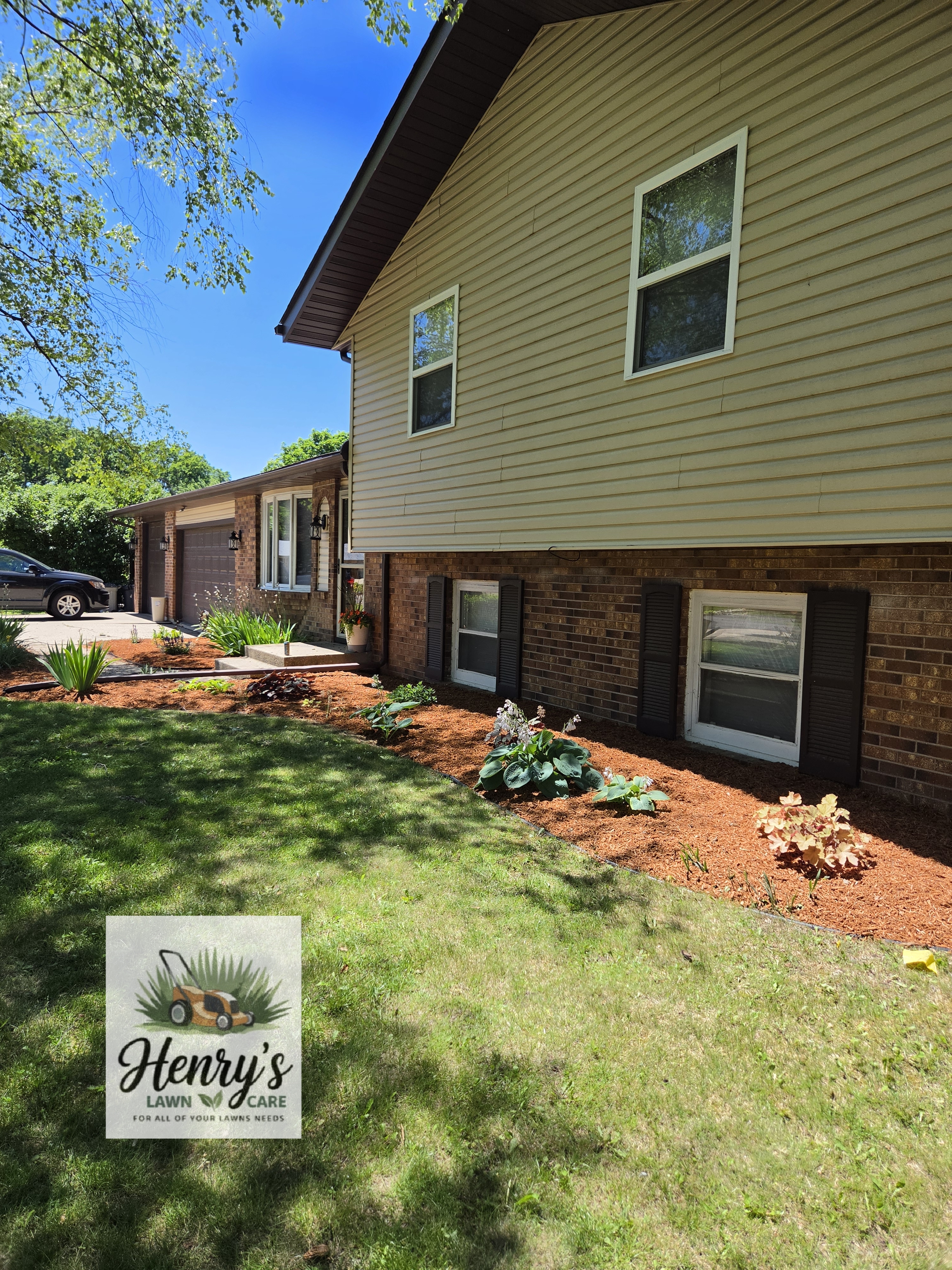  for Henry's Lawn Care in Rockford, IL
