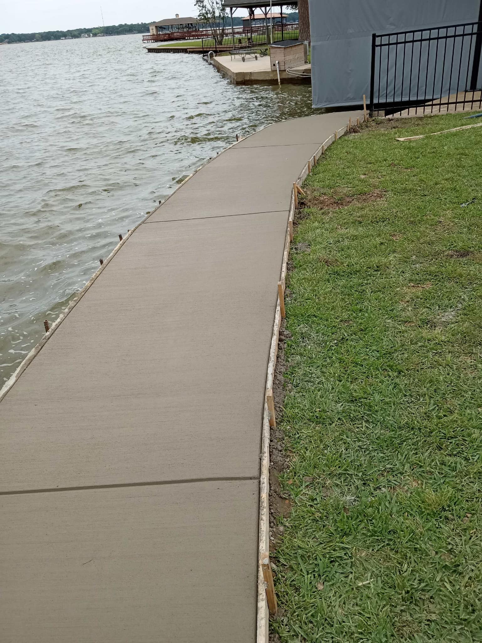  for Javonnies Concrete Services LLC in Gun Barrel City, TX