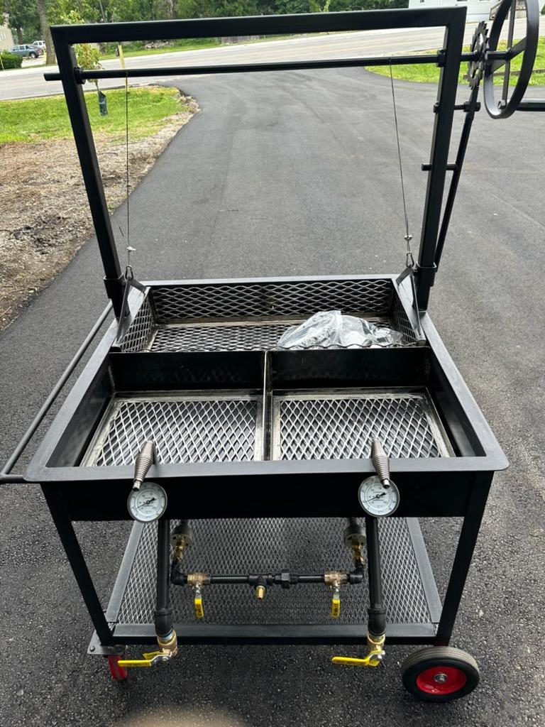 3 x 3 spit with crank wheel, basket and two hand baskets, front view