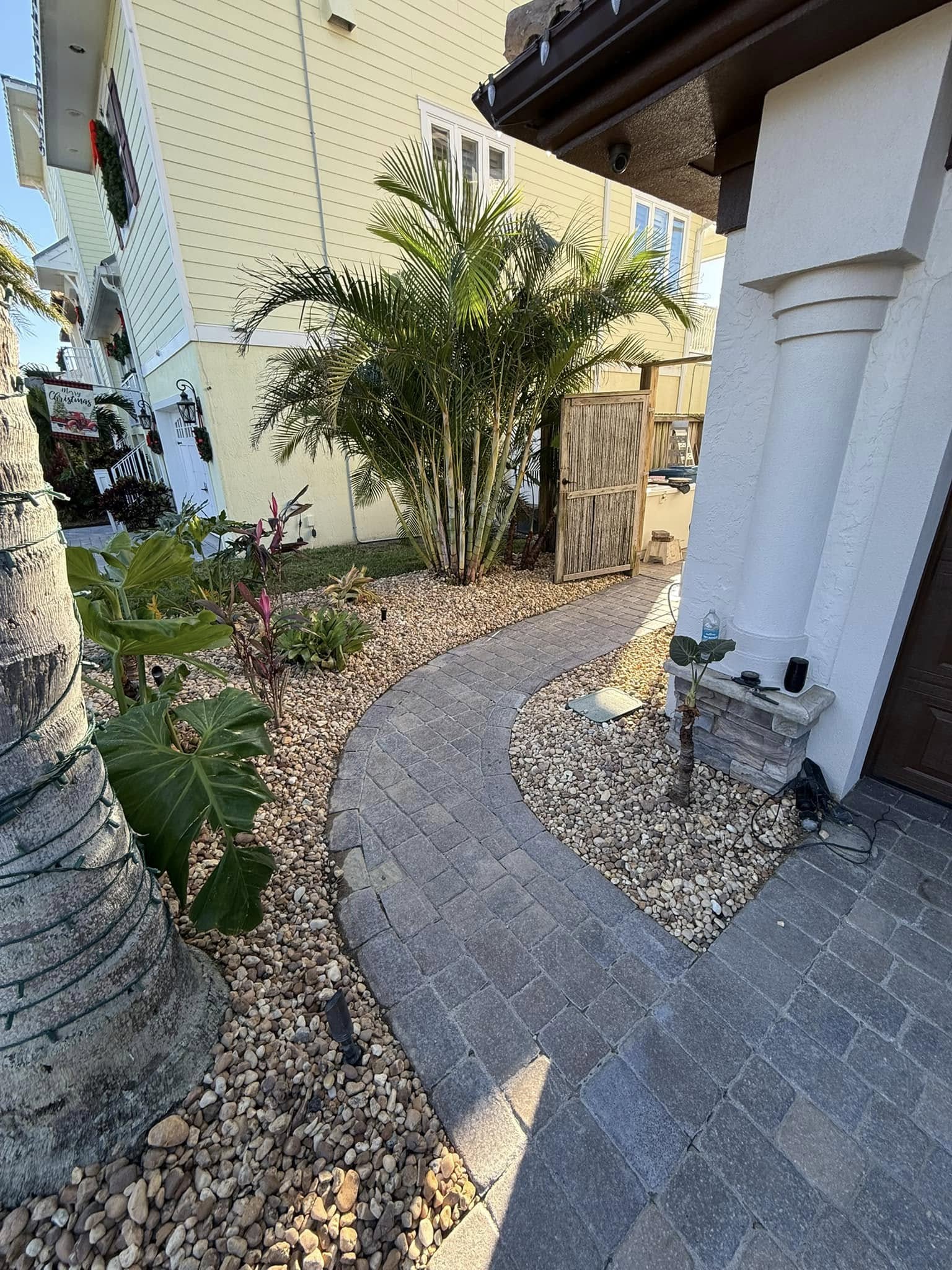 landscaping company Vanic's Landscaping in Port Orange, FL