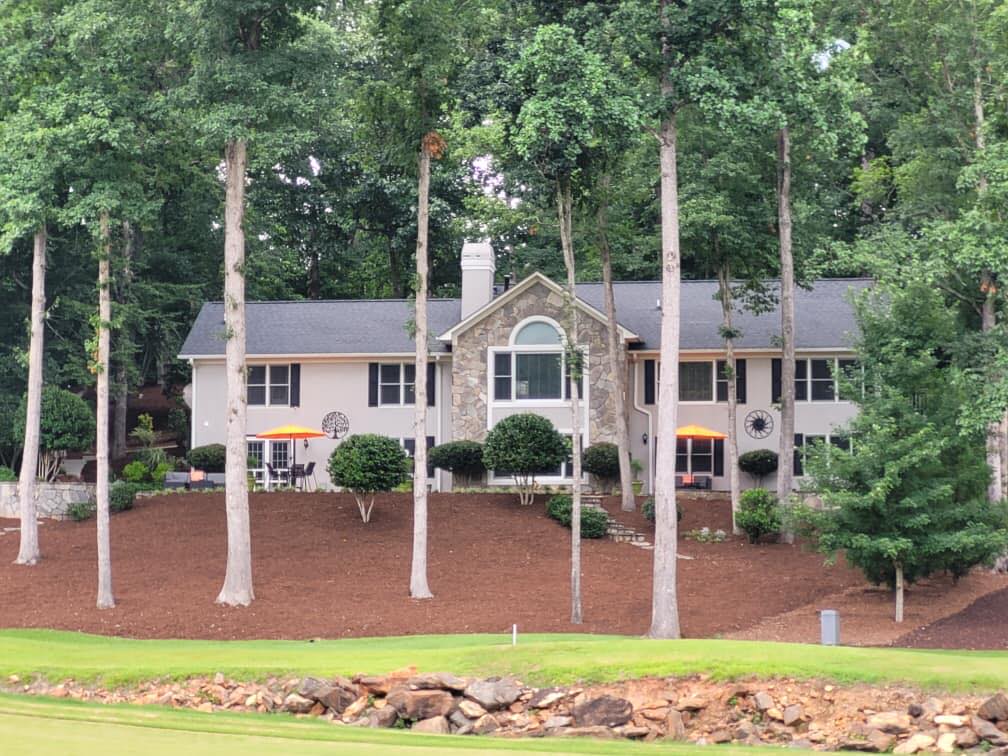 Landscaping & Hardscaping company Mountain View Lawn Care and Detail in Seneca, SC