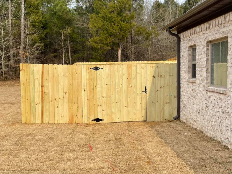 Fencing company Pennington Fence Co in Tupelo, MS