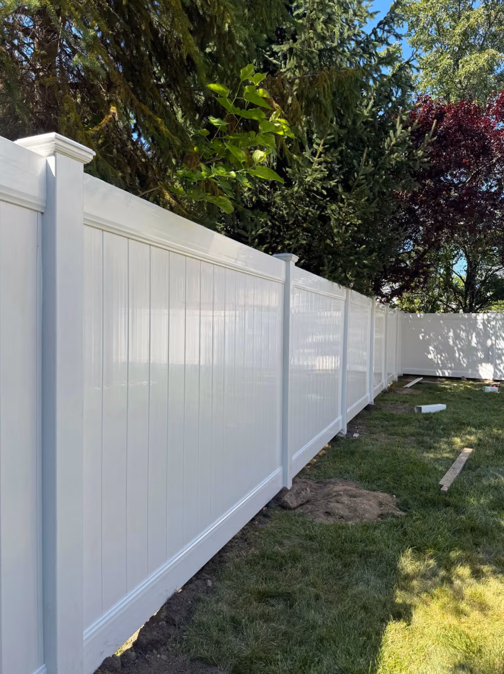 Ensuring Safety and Privacy with a New Vinyl Fence in Englewood Cliffs