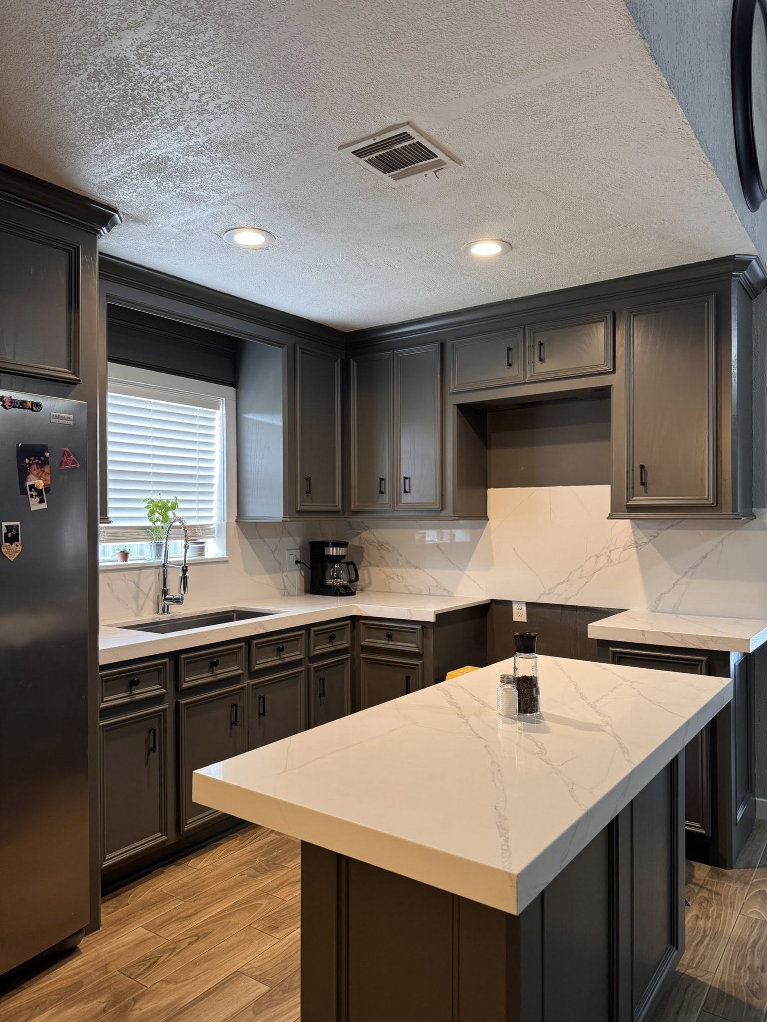 Countertop Contractor company A.T Custom Marble & Granite in Houston, TX