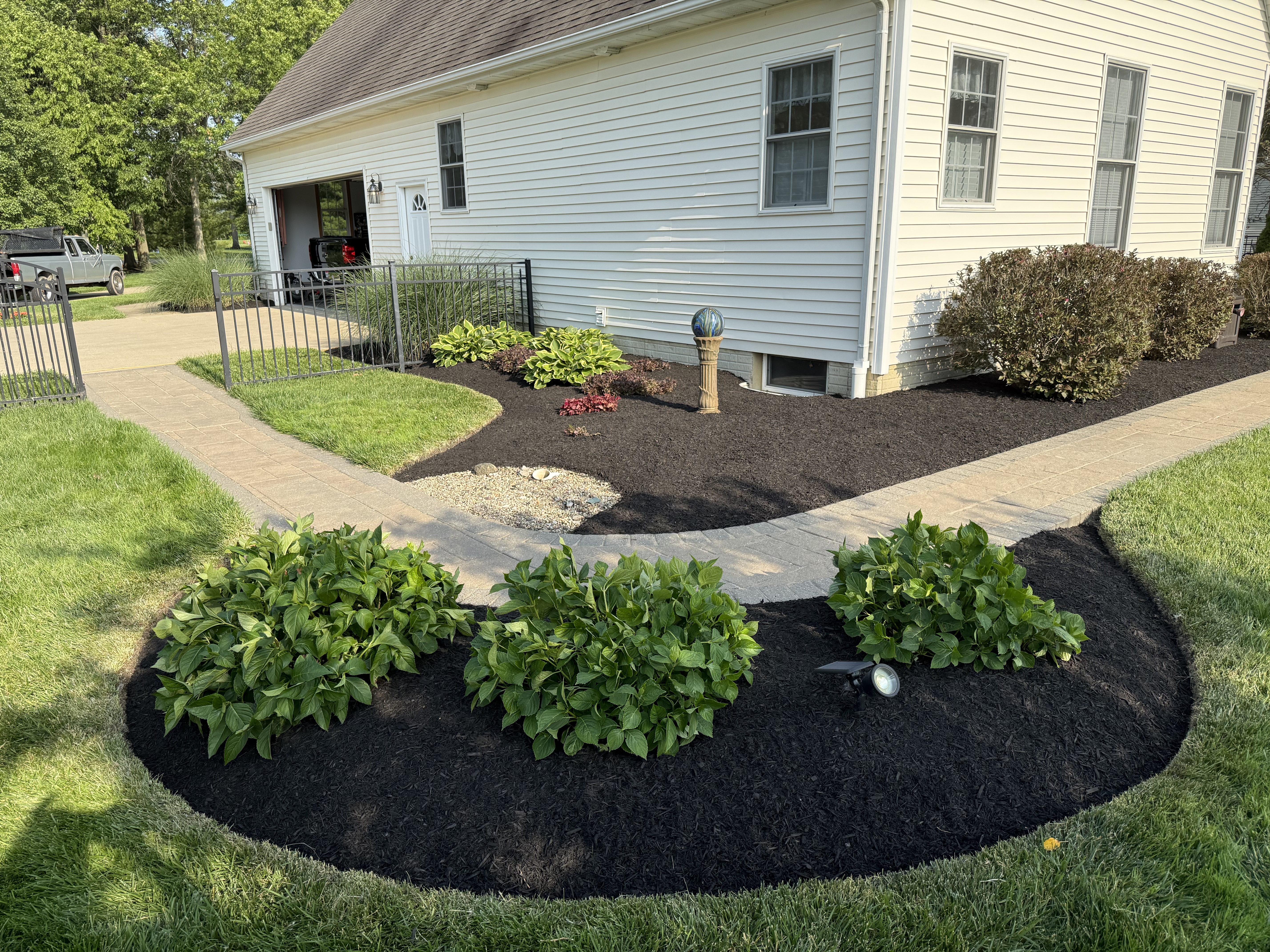 Landscaping & Hardscaping company F&R Landscapes LLC in Lagrange, OH